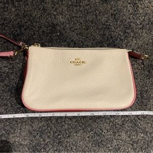 Coach Wristlet Wallet 💕